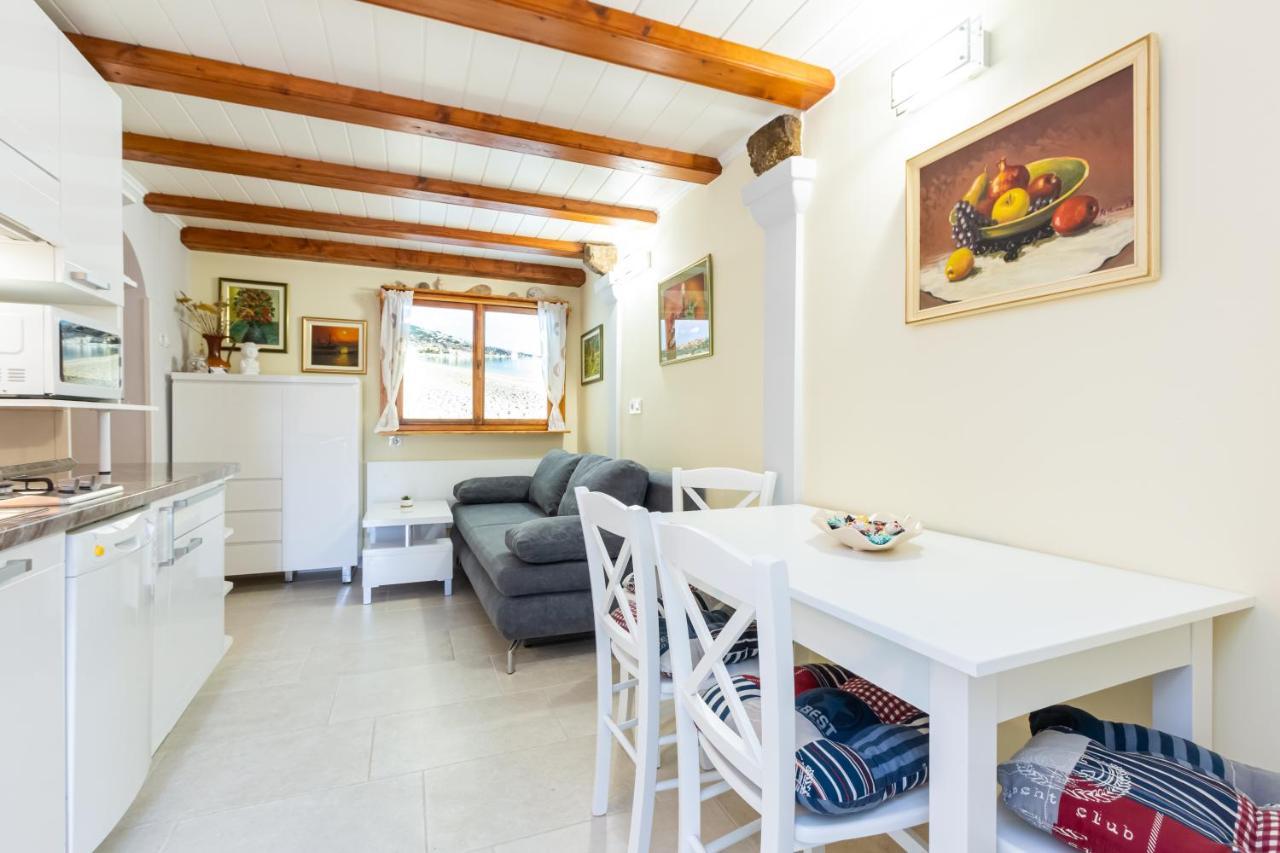 Apartment Sepat With Free Parking Place In Baska Exterior foto